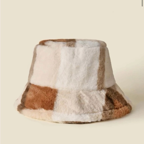 LADY BAE Faux Fur Bucket Hat With Lining - Picture 3 of 6